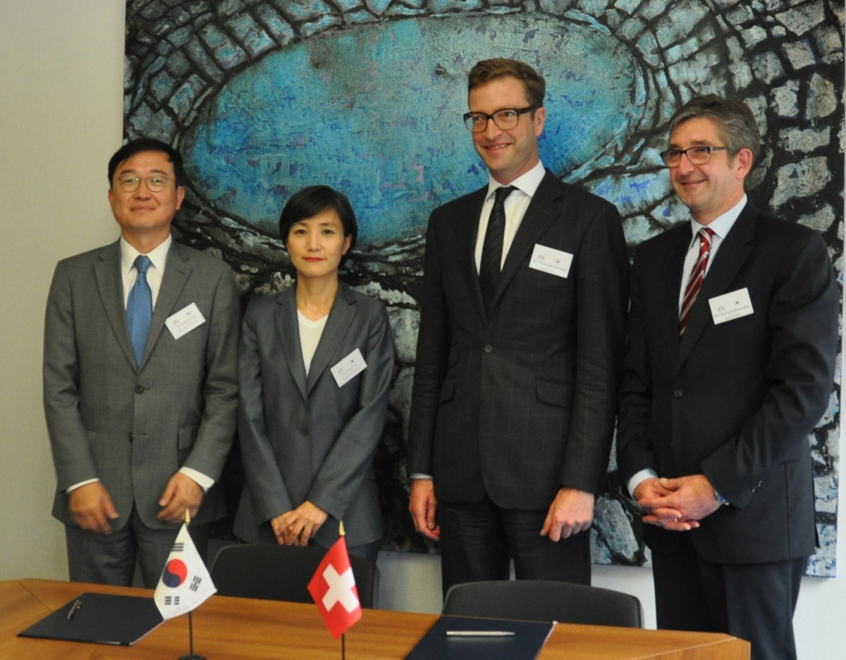 Mr Jeongil Kim, Director General for FTA Policy, Ms Jihye Lee, Director, International Cooperation Office, Mr Christophe Perritaz, Head of Non-Tariff Measures Division, SECO, Ambassador Markus Schlagenhof, Head of World Trade Division, SECO.