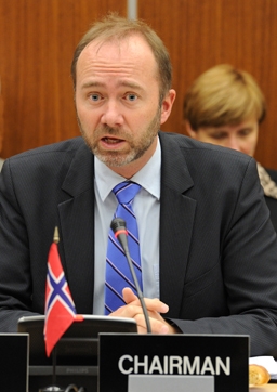 Mr Trond Giske, Norwegian Minister of Trade and Industry, chairing the EFTA Ministerial Meeting in Geneva on 14 November 2011 Mr Trond Giske, Norwegian Minister of Trade and Industry, chairing the EFTA Ministerial Meeting in Geneva on 14 November 2011