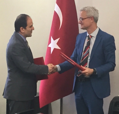 Mr Erik Andreas Underland, Chief Negotiator from the Norwegian Ministry of Trade, Industry and Fisheries, and Mr Murat Yapici, Director-General for EU Affairs, Turkey