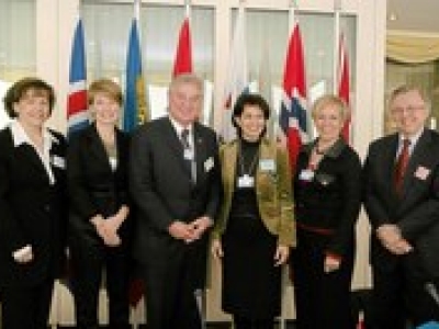 _008-01-26-efta-canada-sign-fta256
