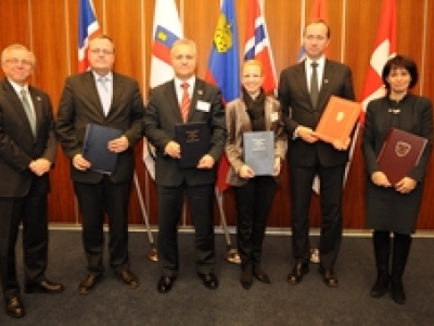 _009-12-17-efta-serbia-sign-fta256